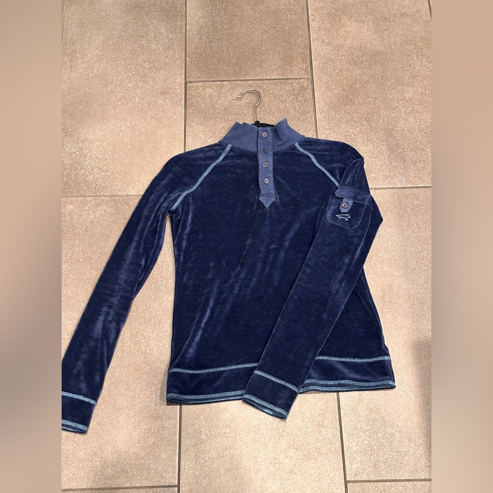 2/$10 or 3/$12 ❤️ Horny Toad Navy Velour Pullover with Light Blue Trim